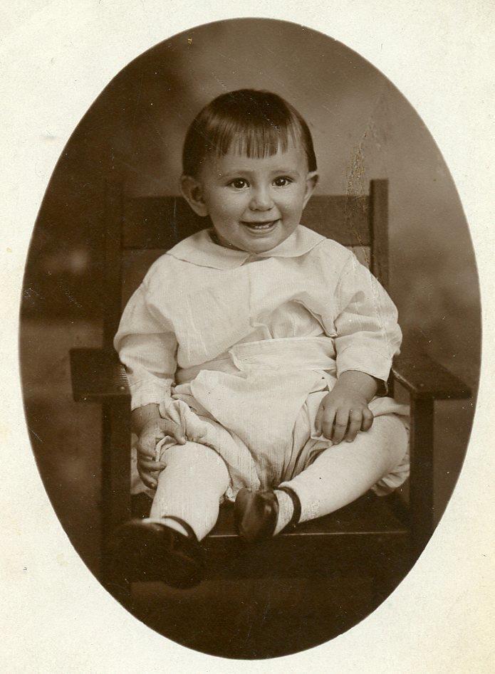 F579 Vtg Photo RPPC SMALL BRIGHT EYED CHILD w BANGS, SCRANTON PA c Early 1900s