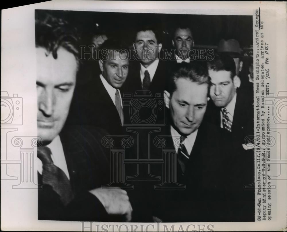 1951 Press Photo Andrei Gromyko surrounded by Russian delegates - nep03758