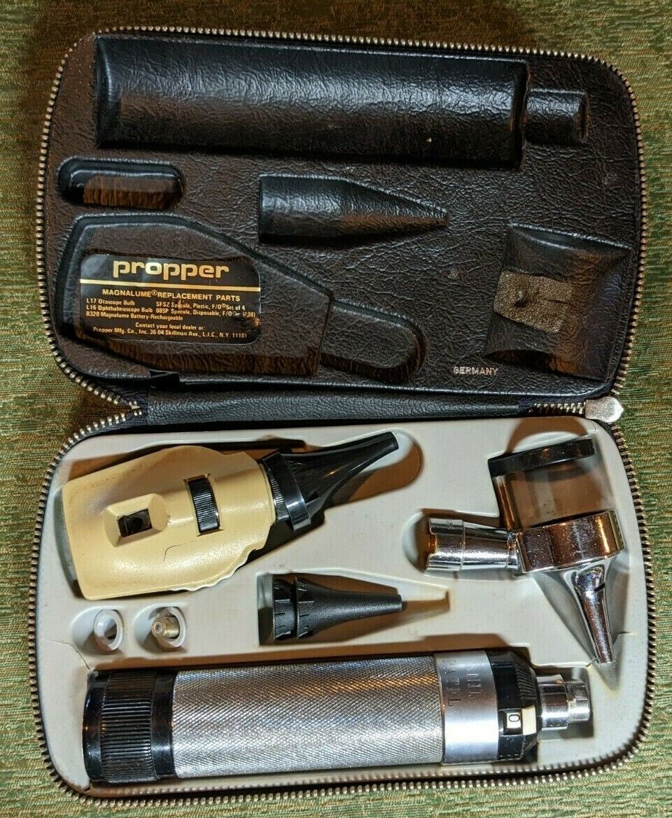 VINTAGE PROPPER ACCUCHARGE OTOSCOPE MIROLUX MAGNALUME