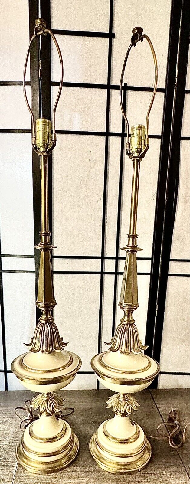 VTG Stiffel Brass MCM Cream Enameled Hollywood Regency Table Torchiere Lamps 39”