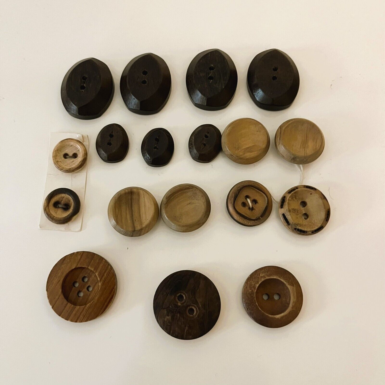 Nice Lot of Vintage Wood Buttons, some matching buttons