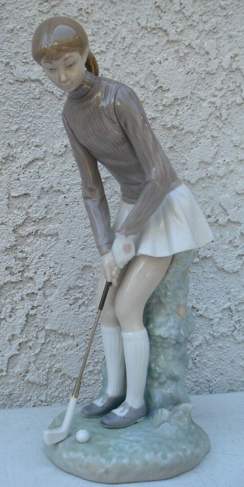 Vintage Lladro Lady golfer figurine, retired # 4851....excellent condition