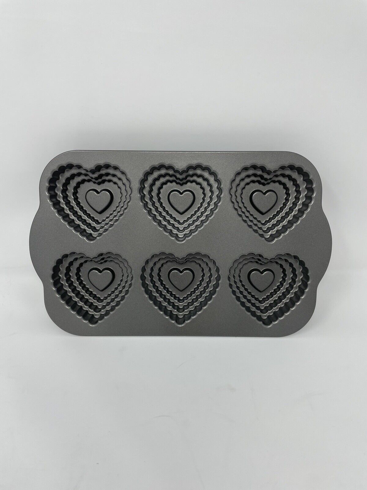NEW Nordic Ware Tiered Heart Cakelet Pan, makes 6 sm cakes or lg cupcakes 