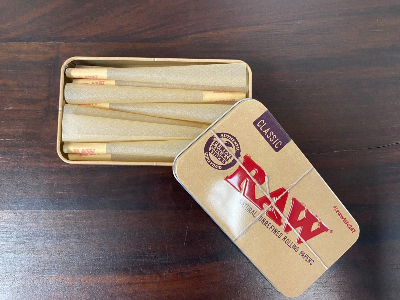 RAW CONES CLASSIC KING SIZE  15 COUNT CIGARETTE PAPERS~RAW STORAGE TIN~SALE