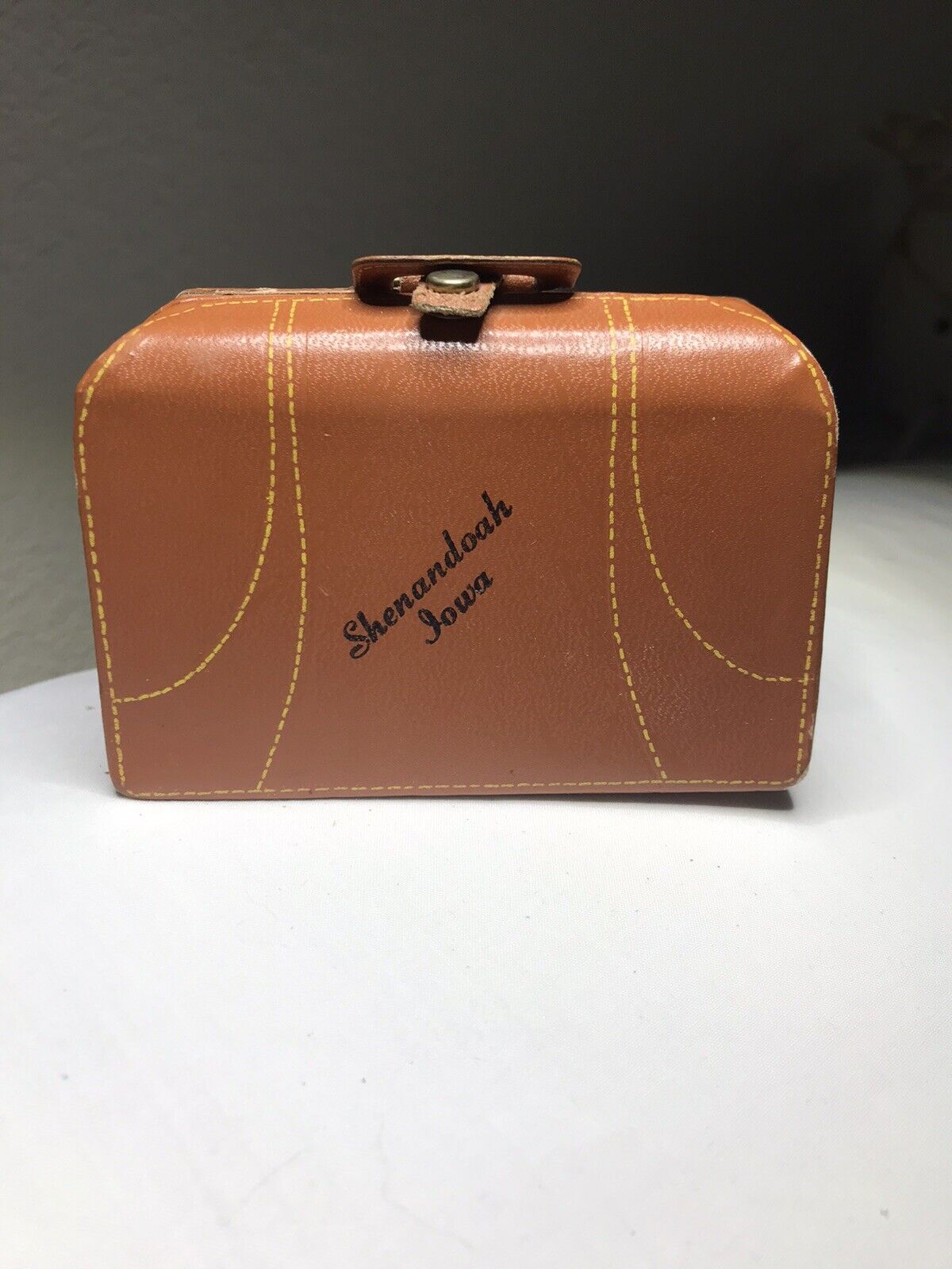 RARE Vintage Souvenir Suitcase ~ Shenandoah Iowa ~ Little Black Book & Dates