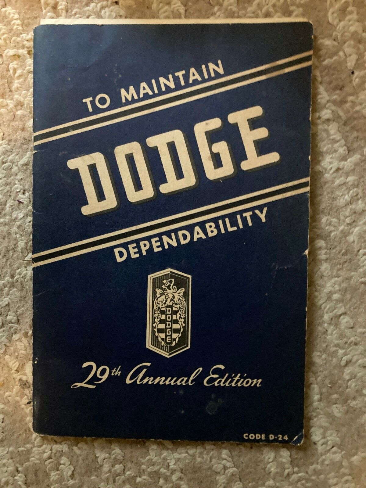 DODGE 1946  Owner\'s Manual  softcover  