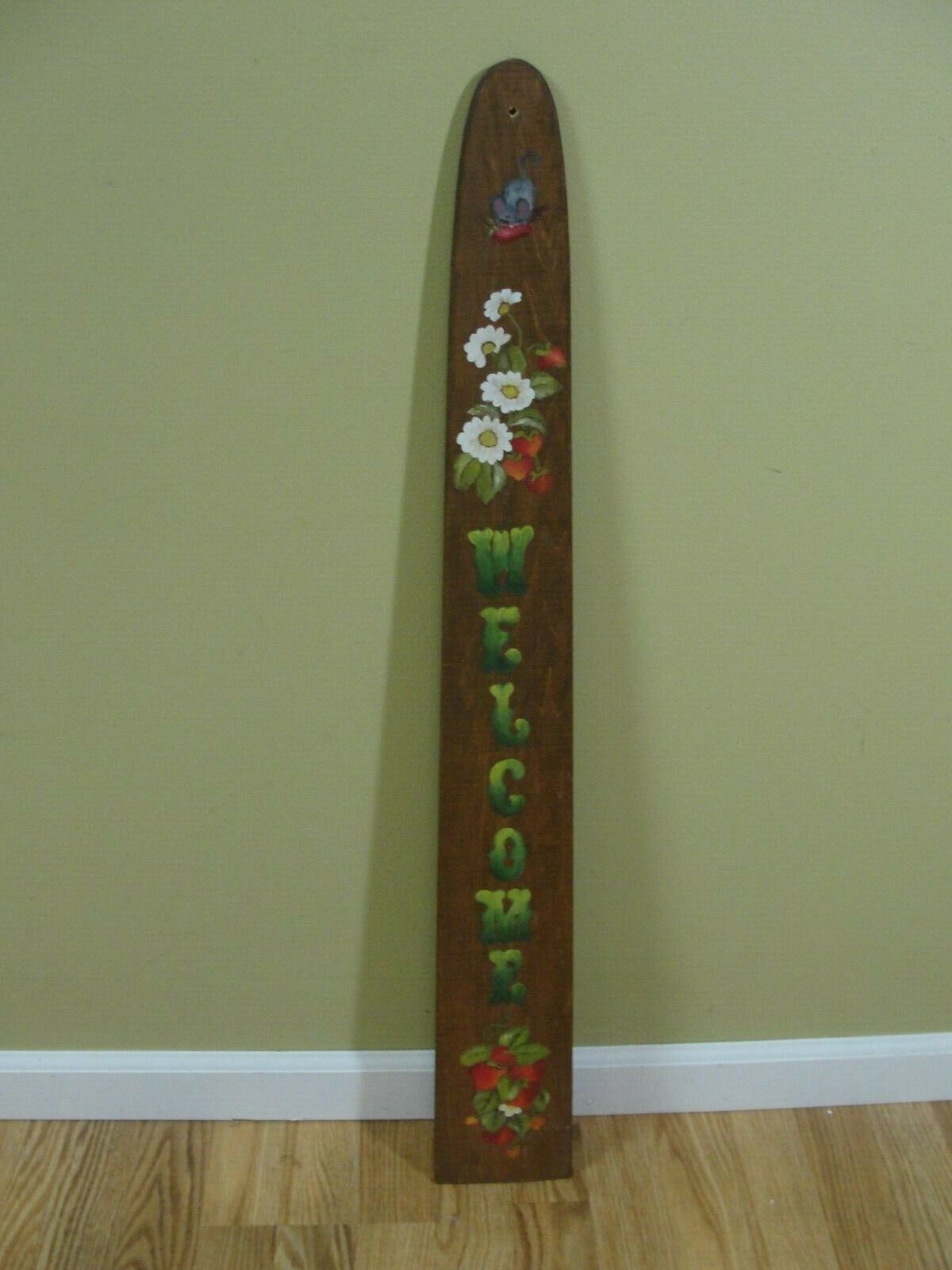 Trappers Cabin Welcome Sign Mink Stretcher Board 34.5\