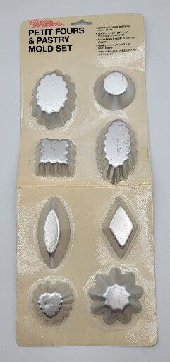 Vintage 1985 Wilton Petit Fours And Pastry Mold Set Never Opened 