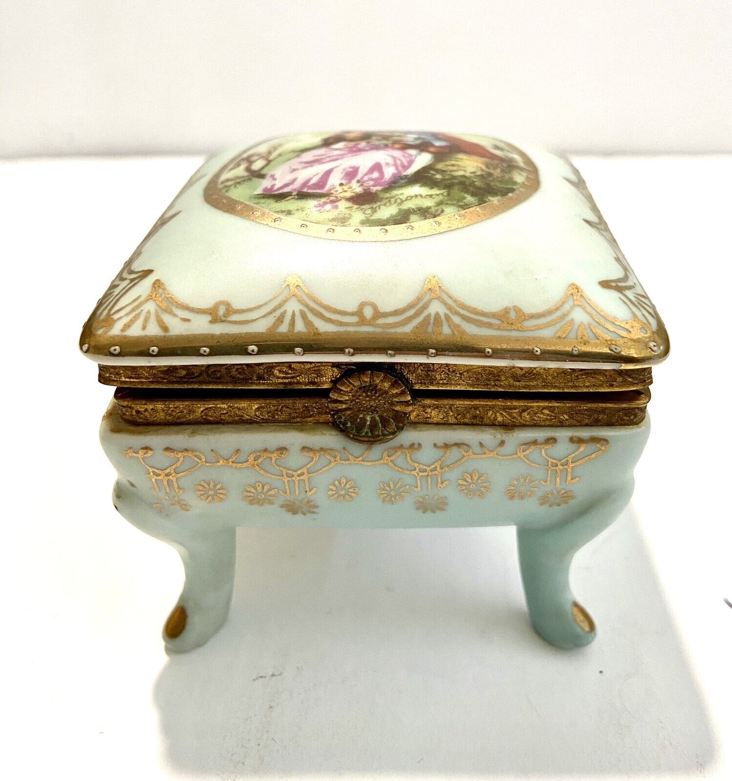 Porcelain VTG Hand Painted jewelry Box Hinged Lid Pedestal Legs sitting lovers