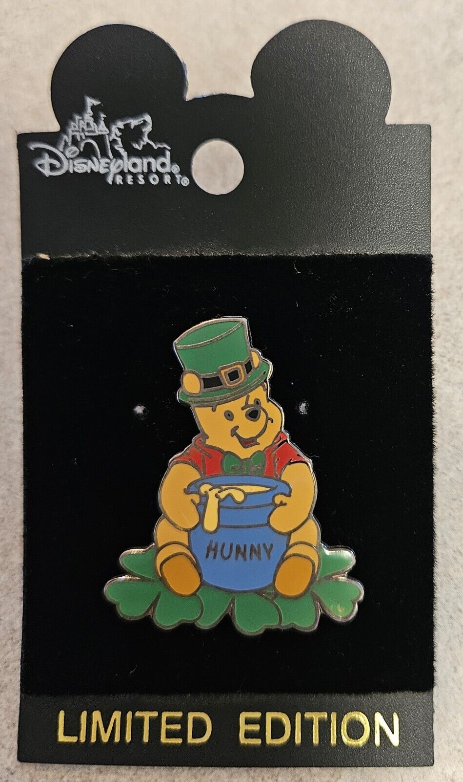 Disneyland St. Patrick\'s Day Pooh 2001 Disney Pin 4216 New On Card 