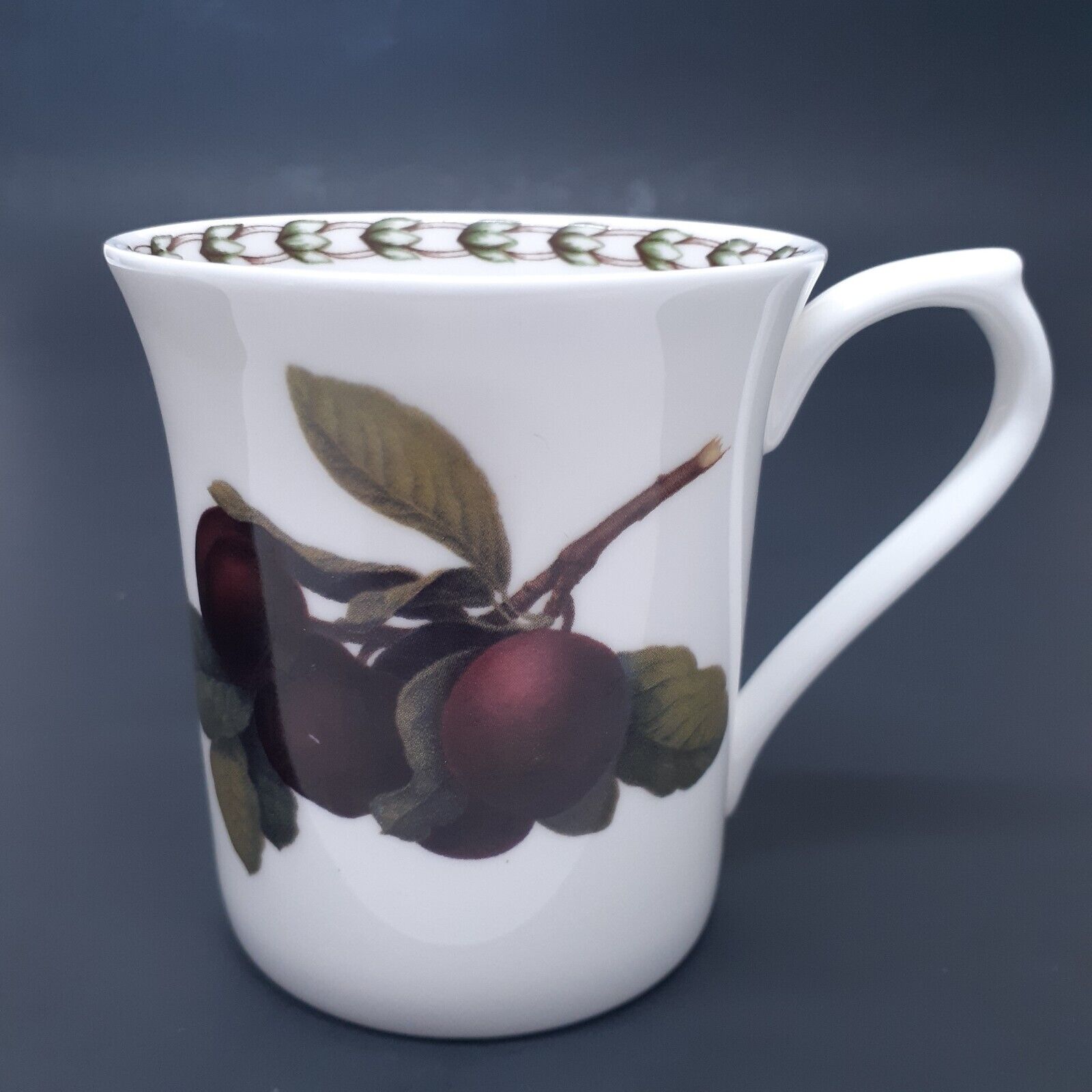 Queens Royal Horticultural Society Hookers Fruit Coffee Tea Cup 