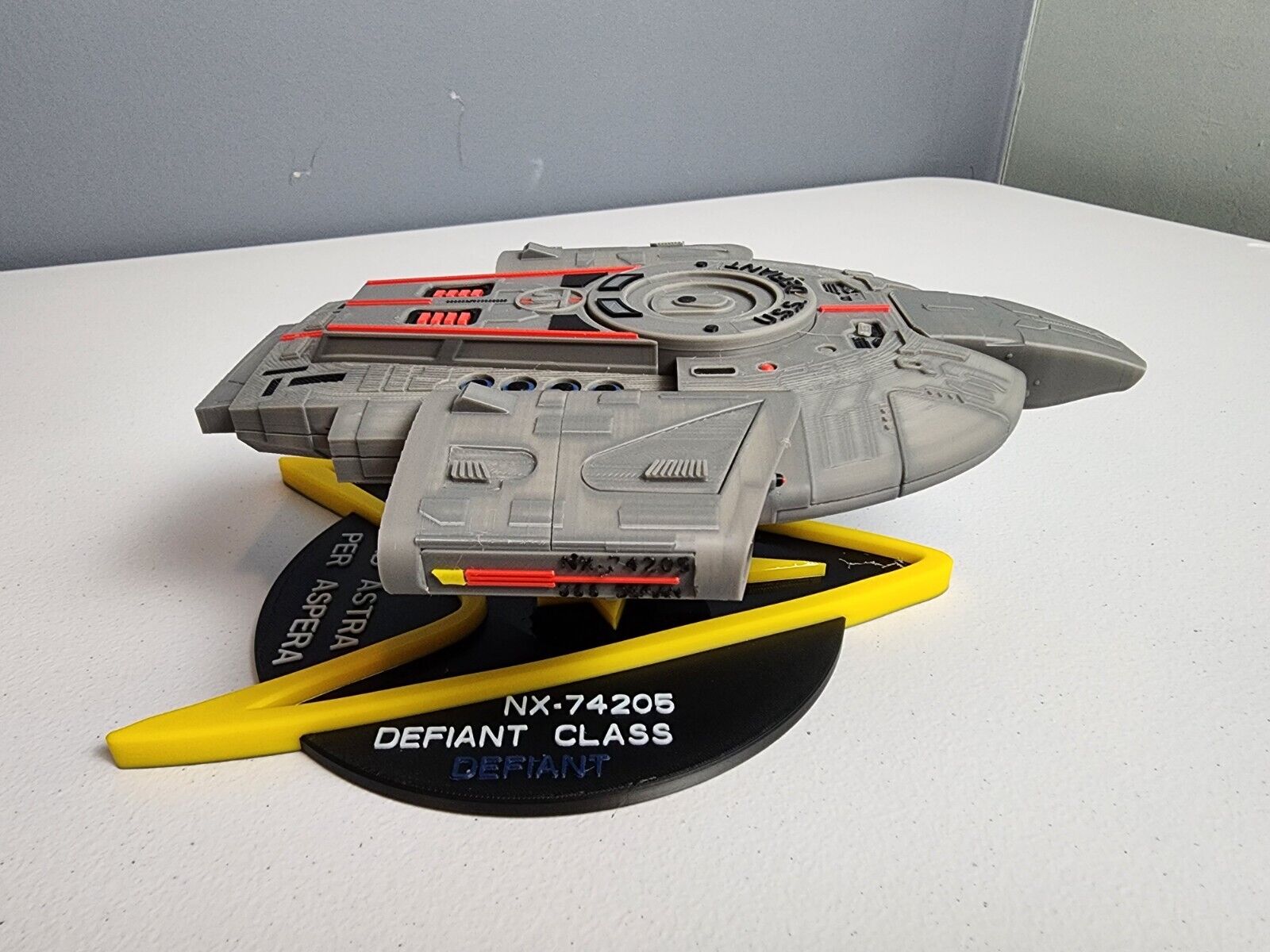 Star Trek DS9 USS Defiant 3D Printed