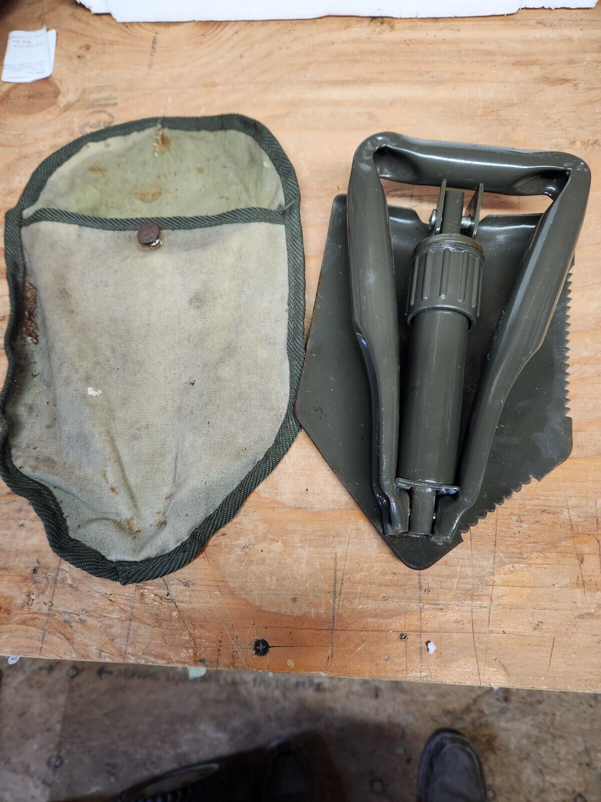 Vintage US Army Type Trifold Shovel Entrenching Tool with Case