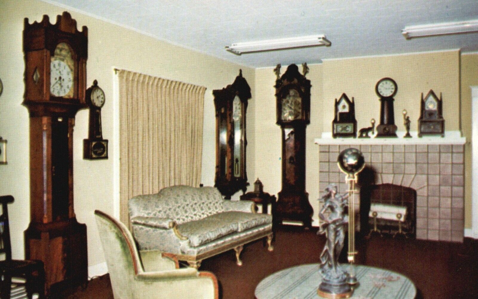 Postcard PA Ligonier Fern Clock Museum More than 250 Clocks Vintage PC J5500