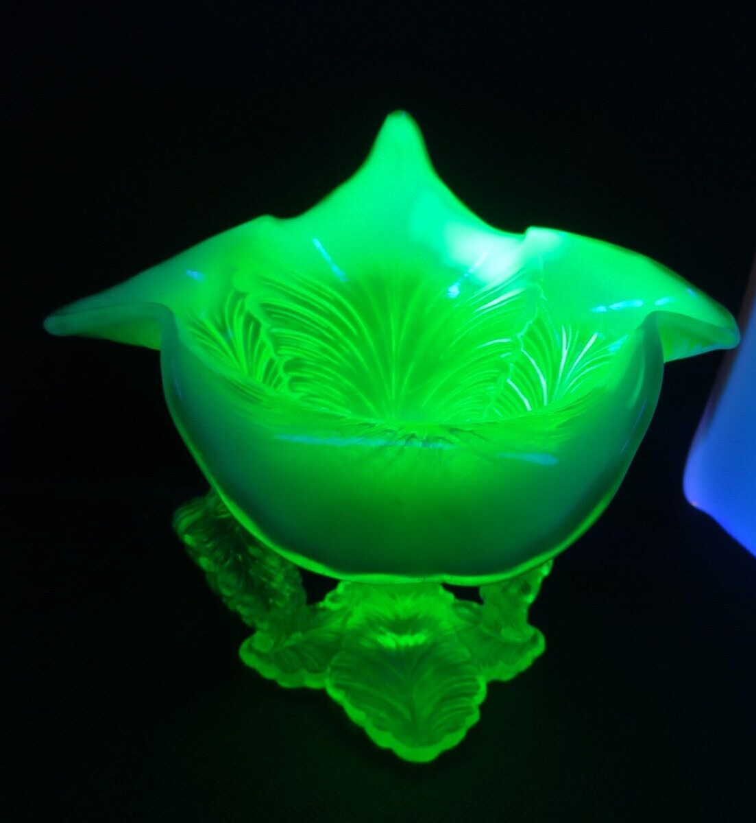 Vintage UV Green Opalescent Flower Shaped Bowl/Candy Dish---6\