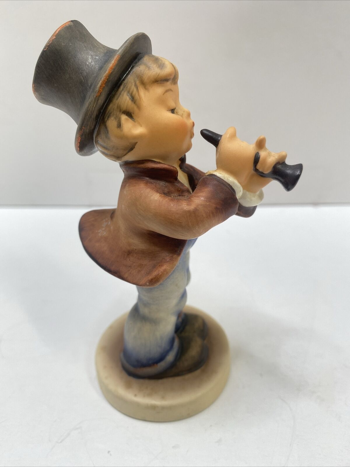 German Goebel Hummel Porcelain Figurine Serenade #85/0