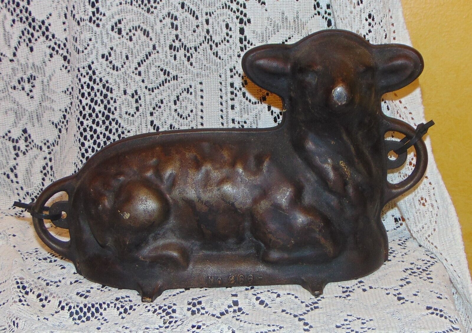 Vintage Griswold Cast Iron #866 Two Piece Lamb Cake Mold