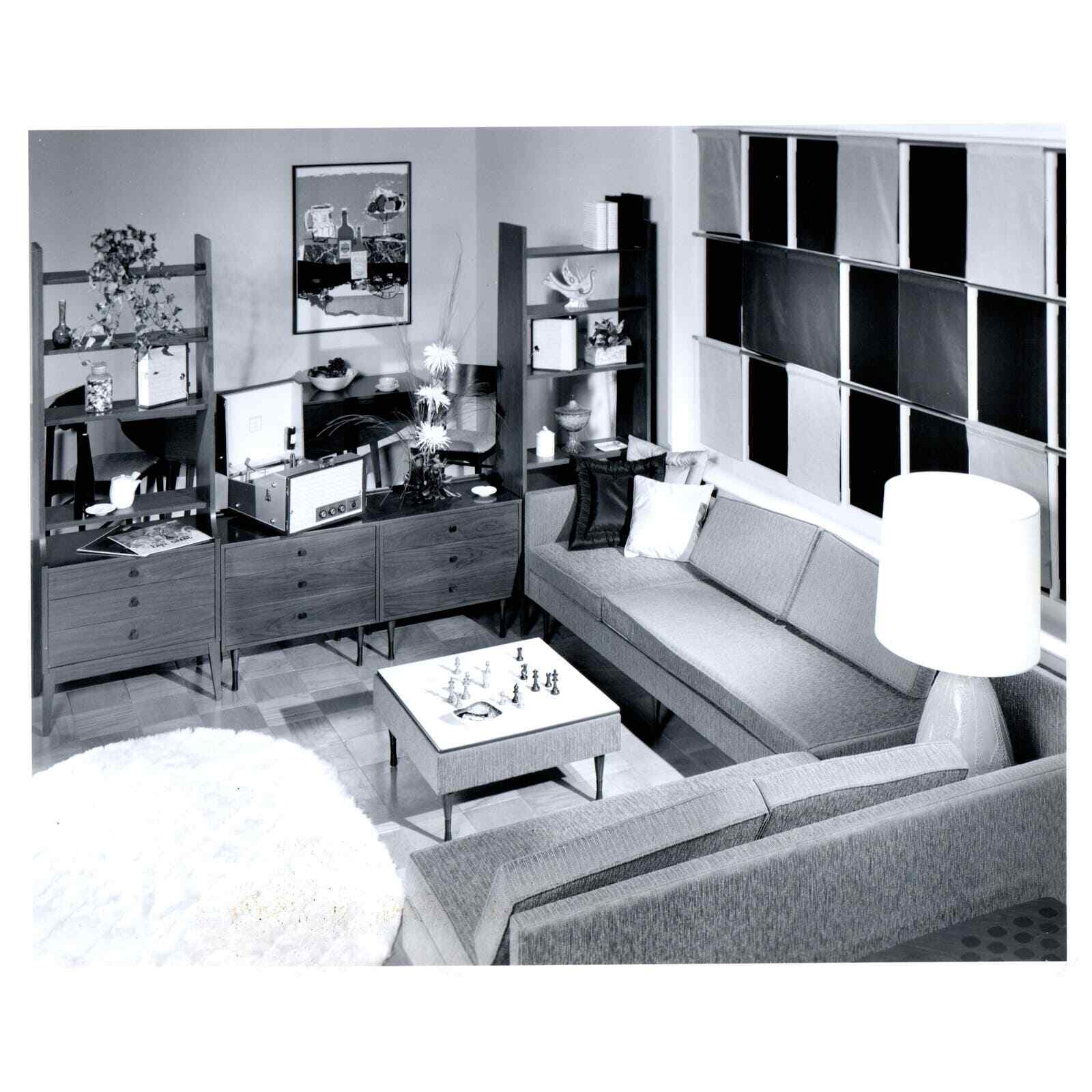 c1960 Press Photo MCM Living Room Record Player Sofa Chess Set Ottoman AE1