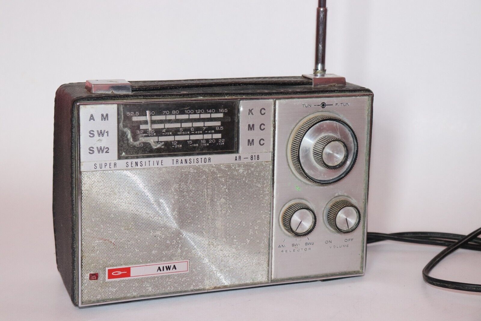 Rare Vintage Aiwa Super Sensitive Transistor AR-818 Radio.