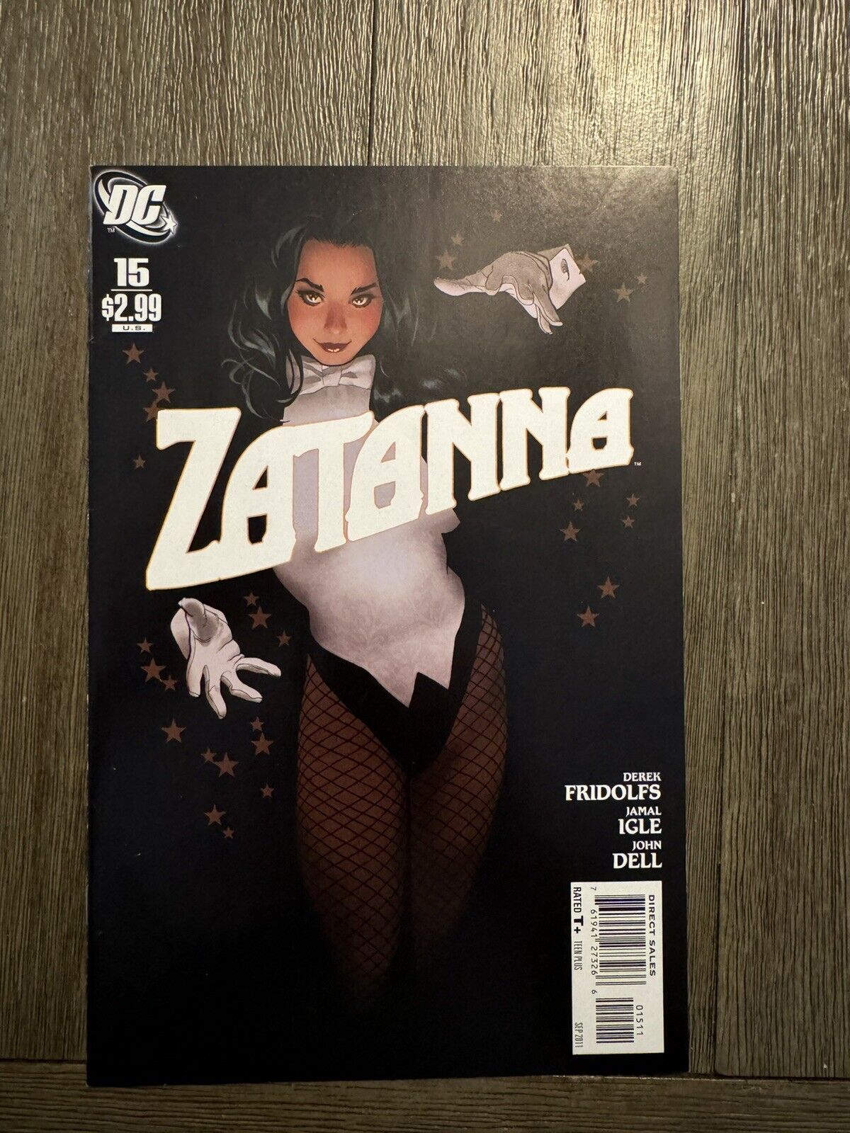 Zatanna #15 VF+ Gorgeous Adam Hughes cover AH GGA DC Comics 2011