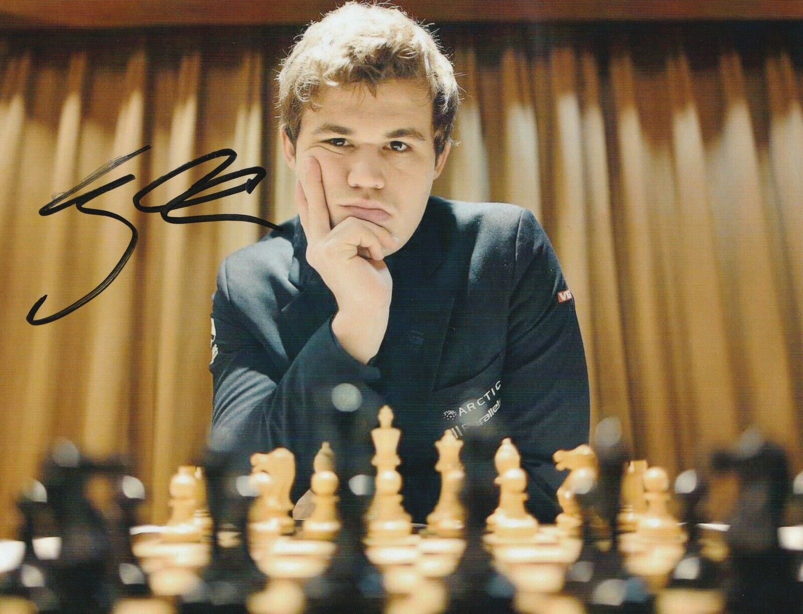 Magnus Carlsen Hand signed 8x6 Inch Photo Chess Grandmaster World Champion