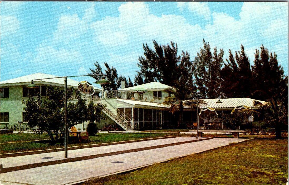 St Petersburg, FL Florida  SEA RANCH APTS/MOTEL~Gene Shipman ROADSIDE  Postcard
