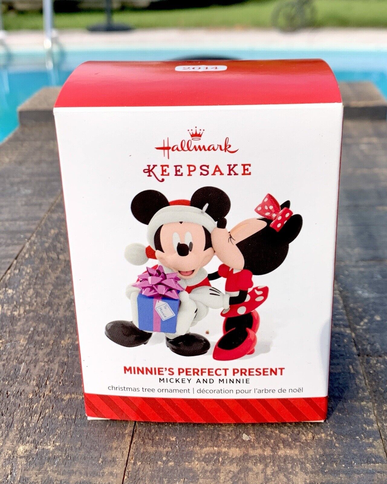 Hallmark Keepsake Disney Minnie’s Perfect Present Christmas Ornaments