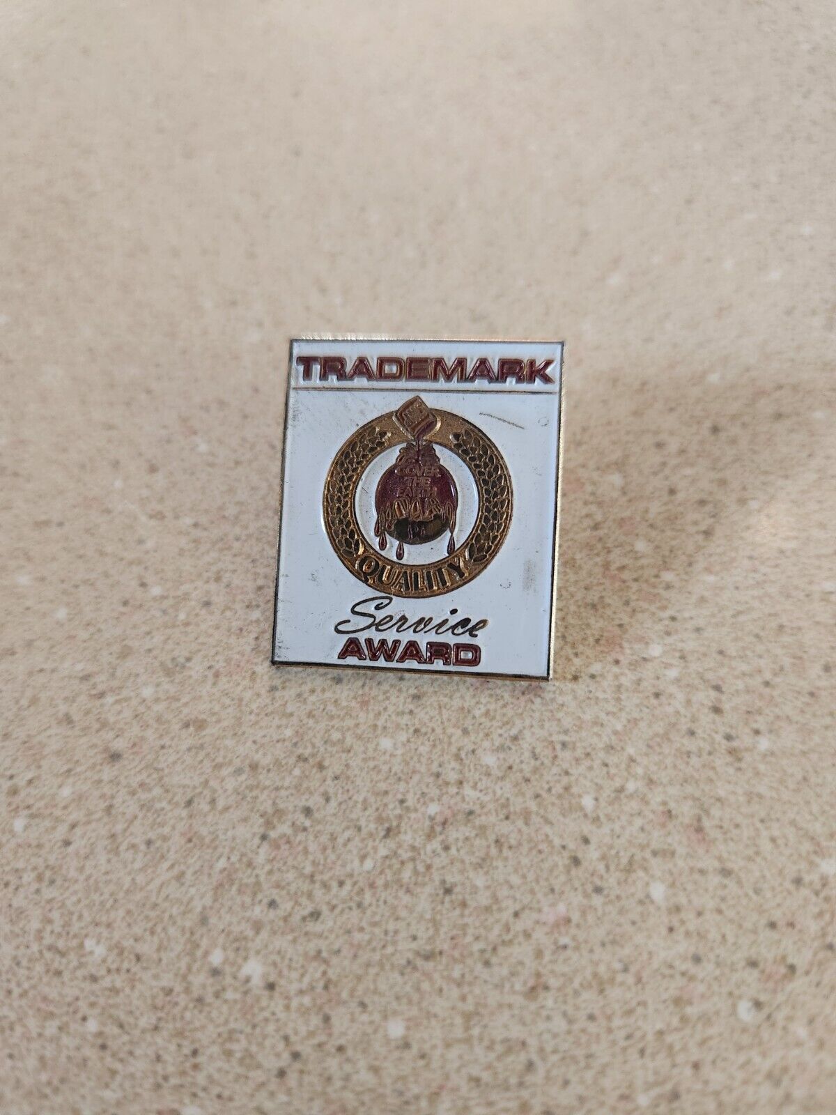 Sherwin Williams Service Award Pin (1)  buy now is for one item.