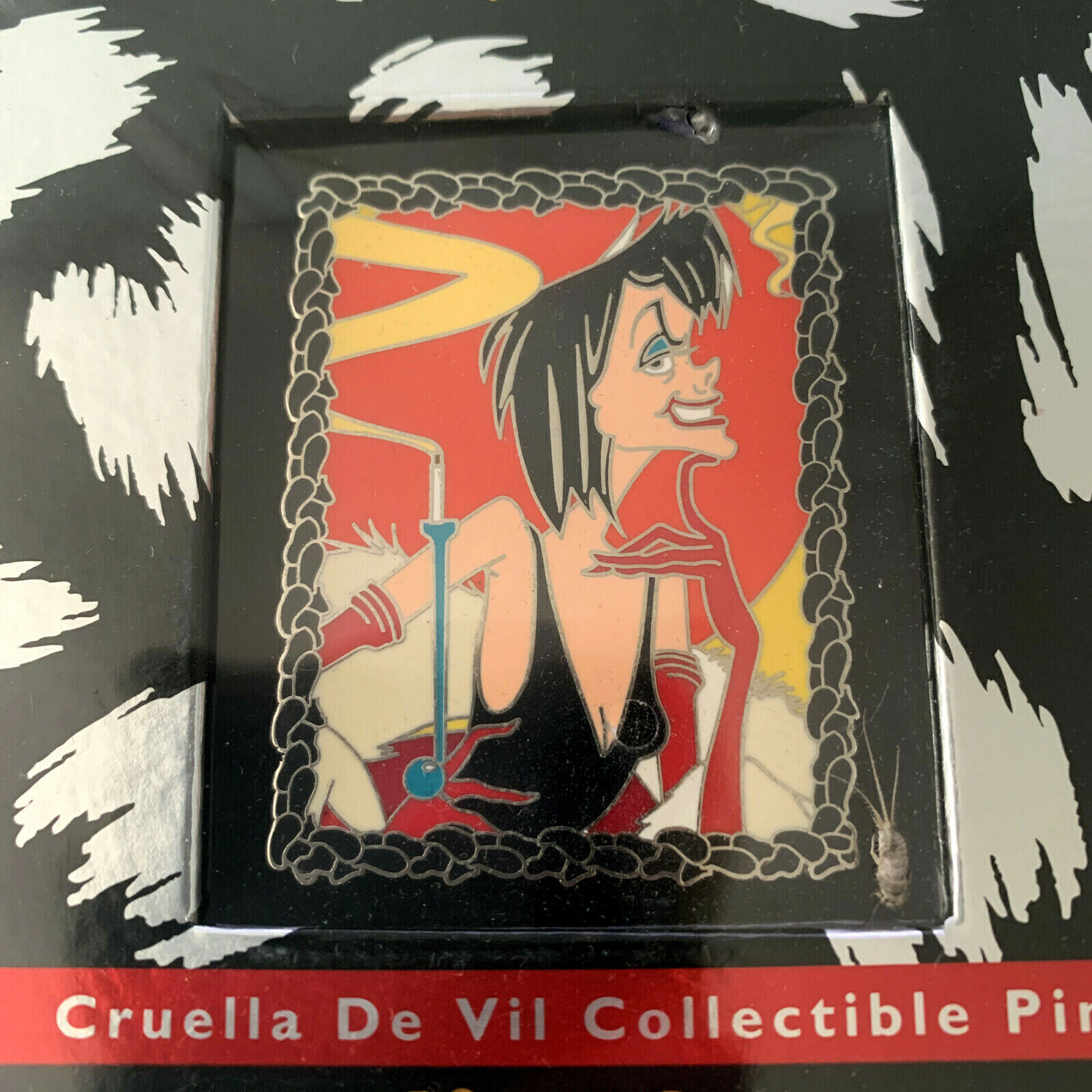 Disney Collector Pin Cruella De Vil Classy & Cruel LE 1961 Boxed Pin 2002