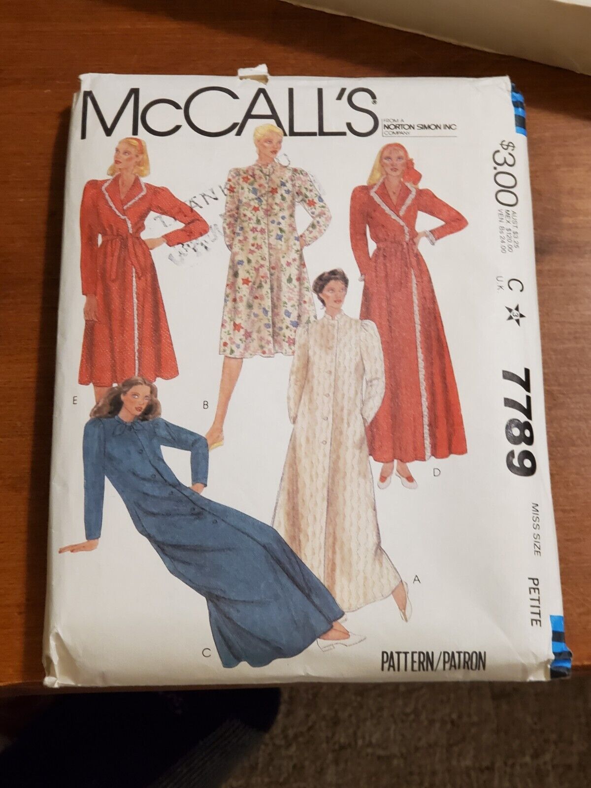 McCalls 7789 Misses Robes Housecoat Sewing Pattern Size XS Petite *Cut*