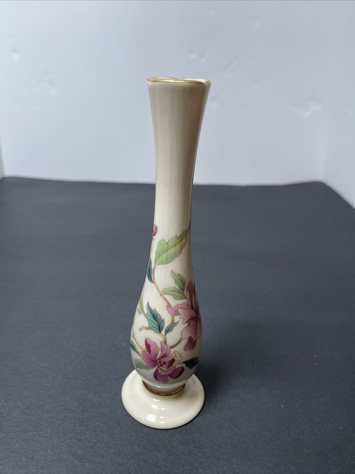 Lenox Barrington Collection Porcelain Bud Vase Cream Pink Floral Gold Trim 8\