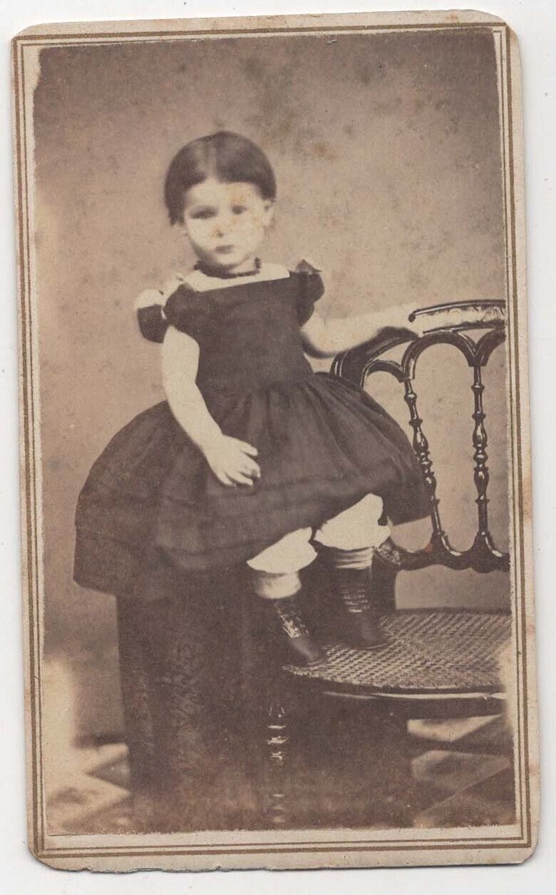 ANTIQUE CDV CIRCA 1860s CUTE LITTLE GIRL IN BLACK DRESS CIVIL WAR ERA