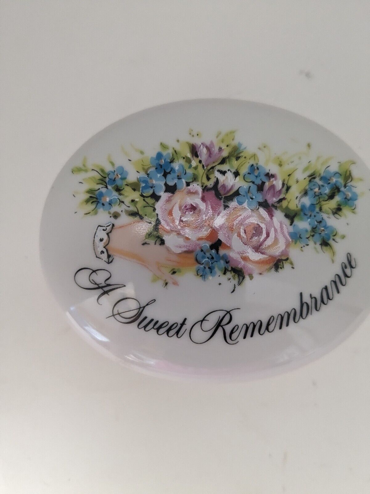 Vintage Avon Jewelry Dish - 1982 Valentines Day - A Sweet Remembrance