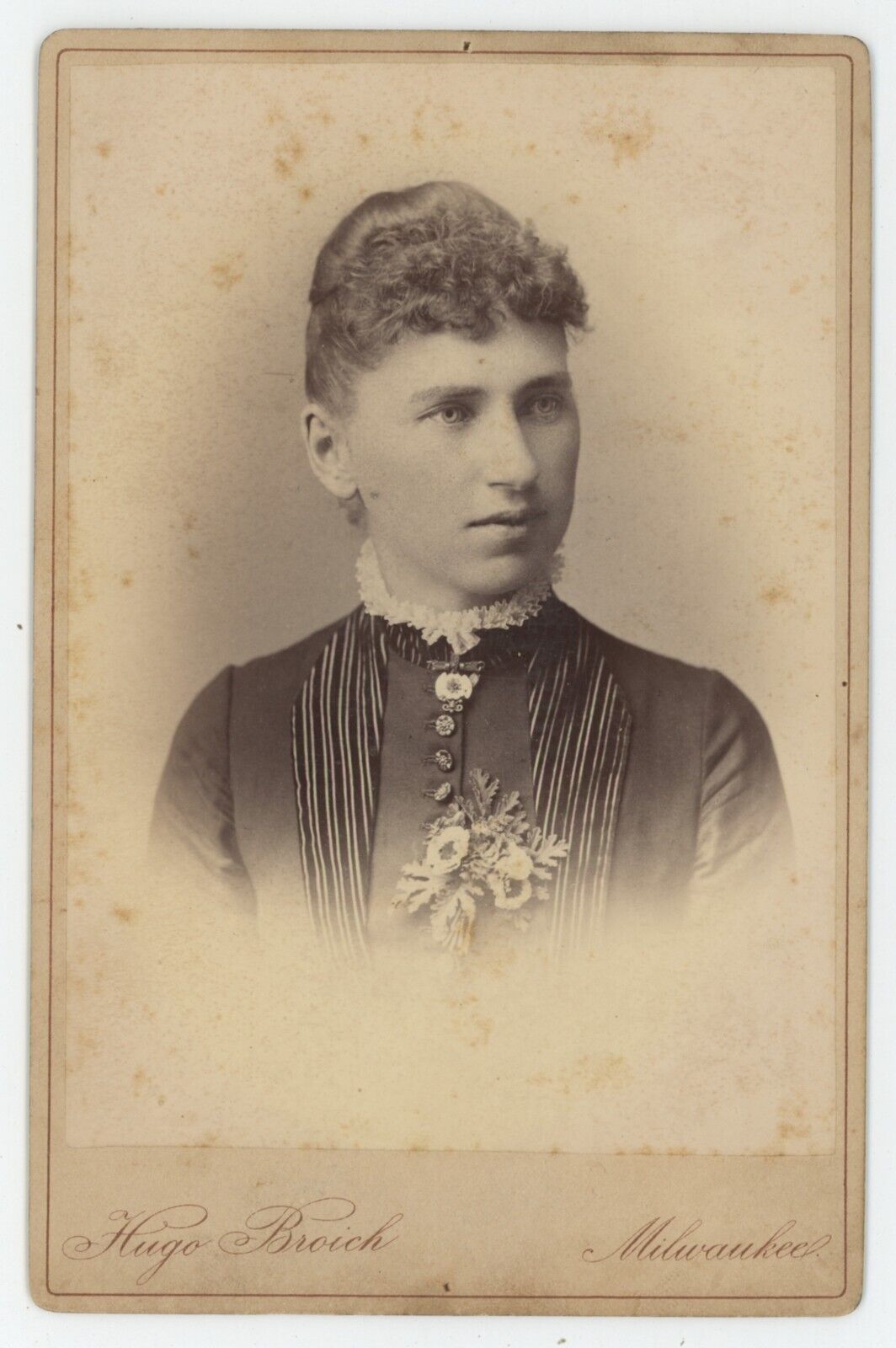 Antique c1880s ID'd Cabinet Card Beautiful Woman Named Emma Klumb Milwaukee, WI