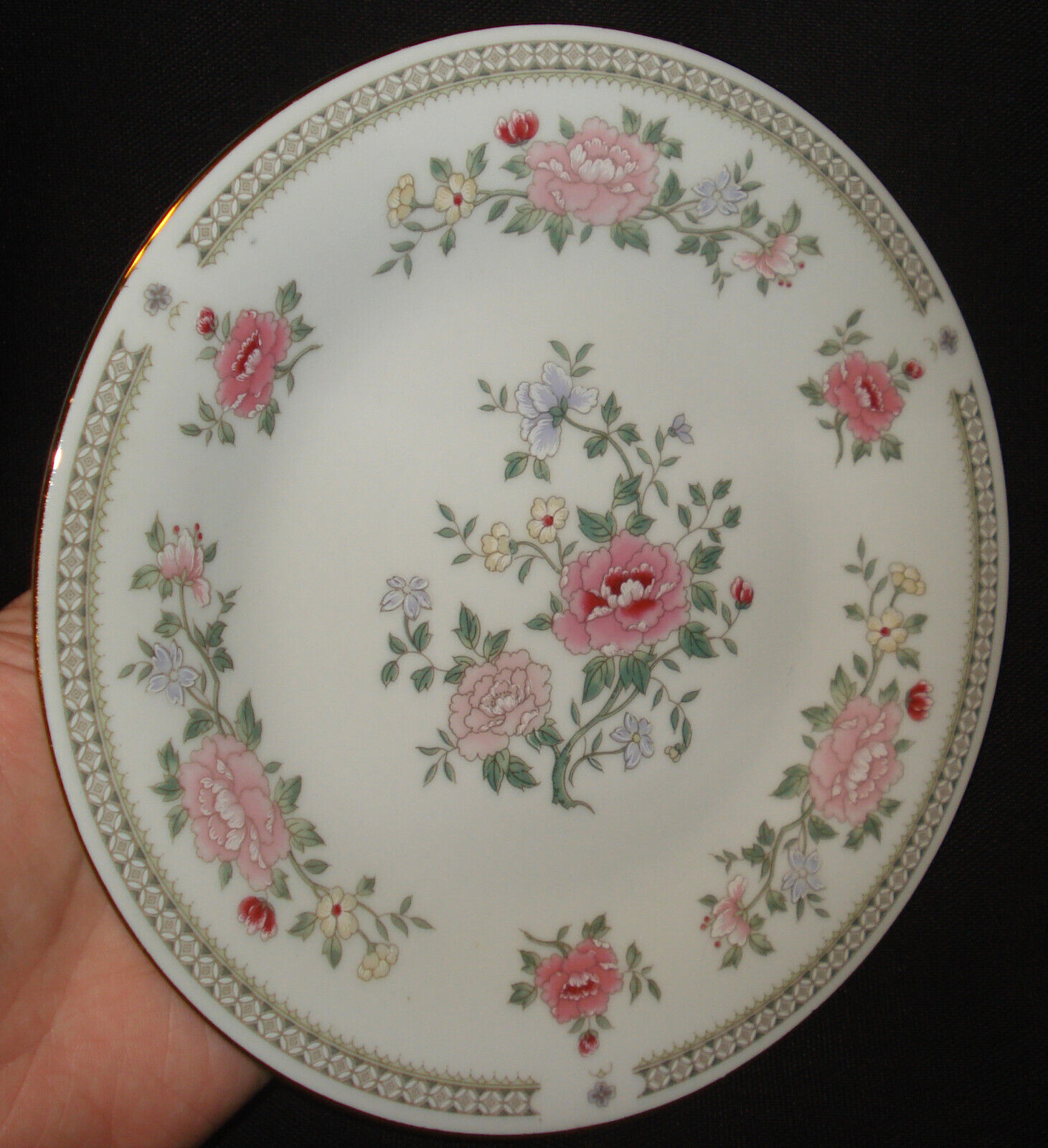 Vintage Trisa Fine Porcelain China 1560 Flowers Gold Trim 7 ½” Salad Lunch Plate