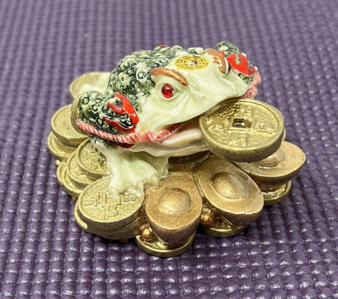 VTG Three Legged Fortune Toad Money Coin Frog Feng Shui Decoration -High Detail