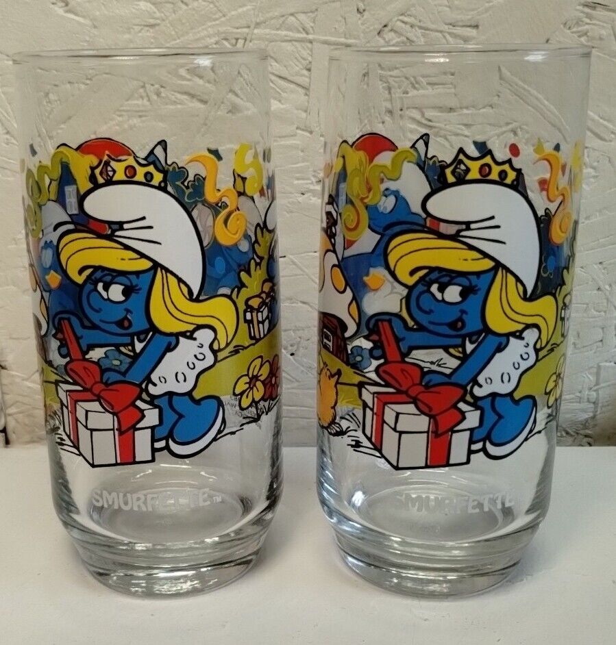 Lot of 2 Vintage Smurfette Birthday Party Beverage Glasses, © Peyo 1983 - Nice