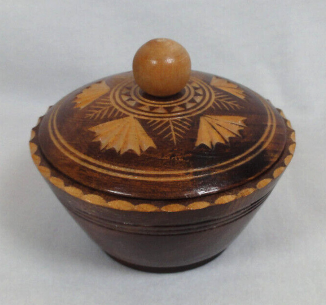 Vintage Croatian Wooden Trinket Box/Covered Bowl, Hand-carved, 4\