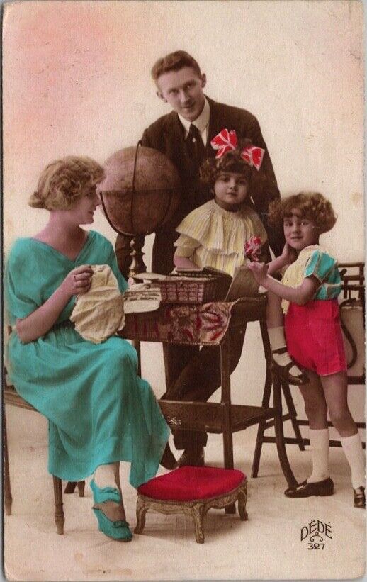 1910s French Tinted Photo RPPC Greetings Postcard Family Scene 