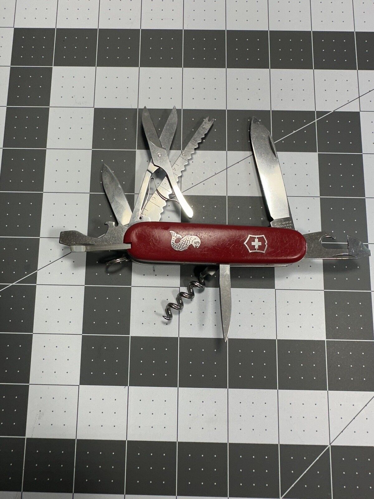 Victorinox Vintage Angler 91MM Swiss Army Pocket Knife Tweezer Won’t Go In 6402