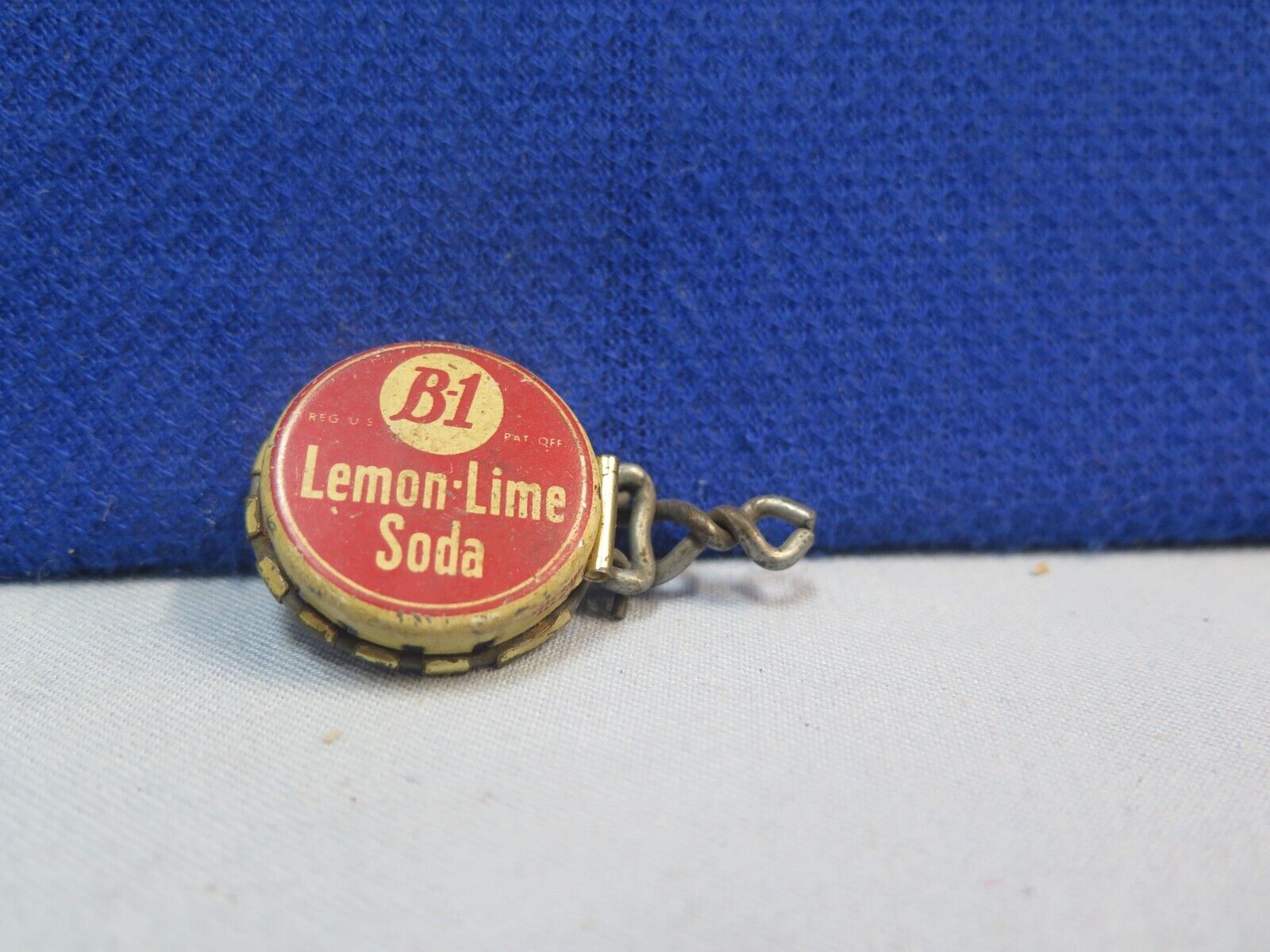 ANTIQUE B-1 LEMON LIME SODA BOTTLE CAP, RECLOSES...