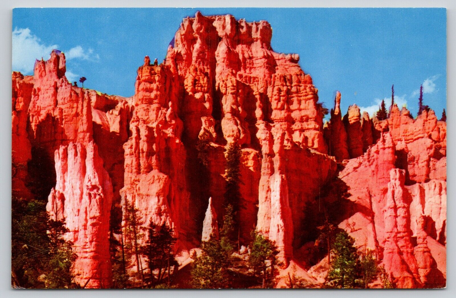 Postcard UT Utah Bryce Canyon National Park The Queens Castle Formation UNP A19