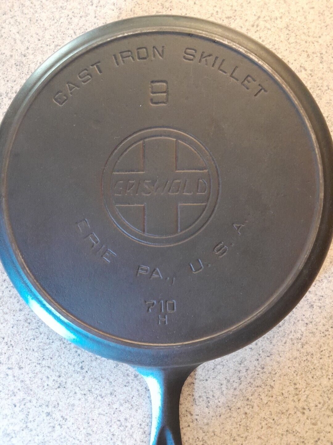 *damaged* GRISWOLD #9 CAST IRON SKILLET WITH HEAT RING LARGE BLOCK LOGO 710 H 