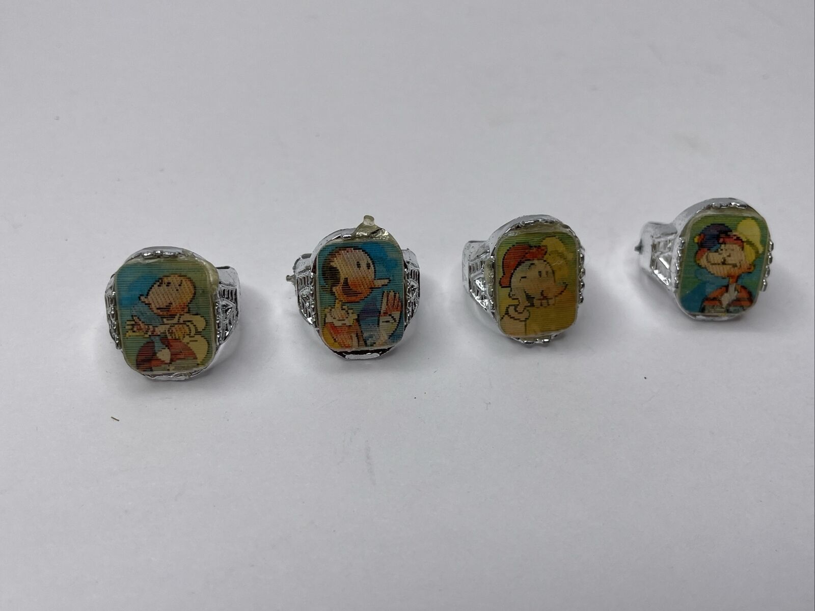 Vintage Complete Set Of 4 Popeye Flicker Flasher Rings