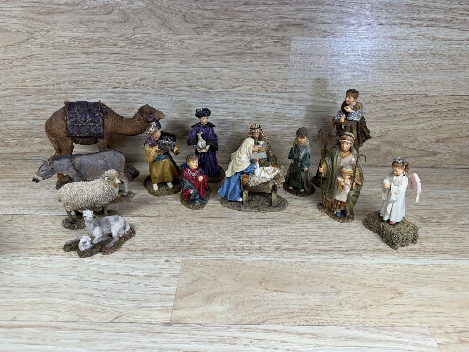 RARE MAMA SAYS (Demdaco) Nativity Set of 13 Pieces , RETIRED Check Photos