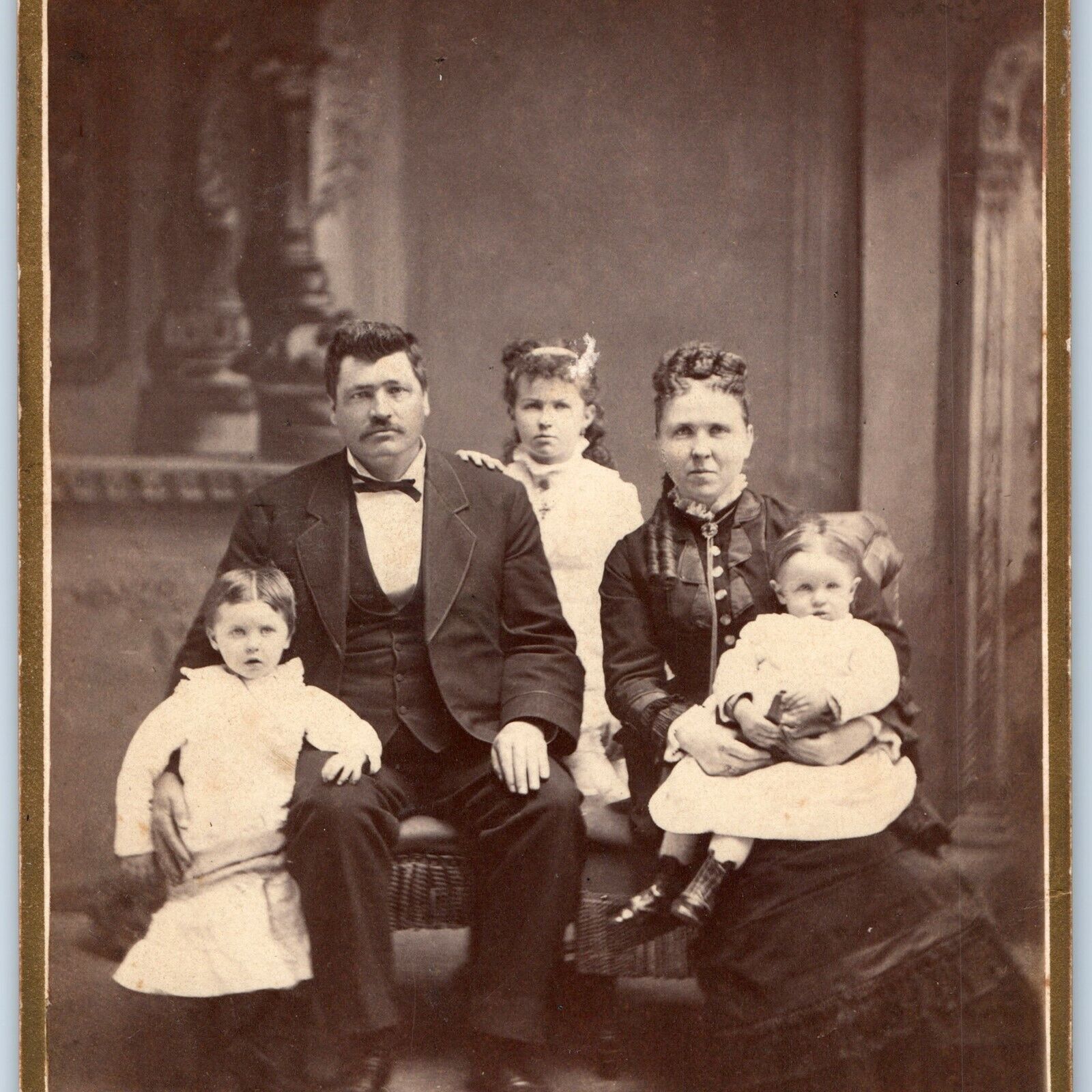 c1880s Dubuque, IA Lovely Young Family Cabinet Card Photo Married Mackenzie B7