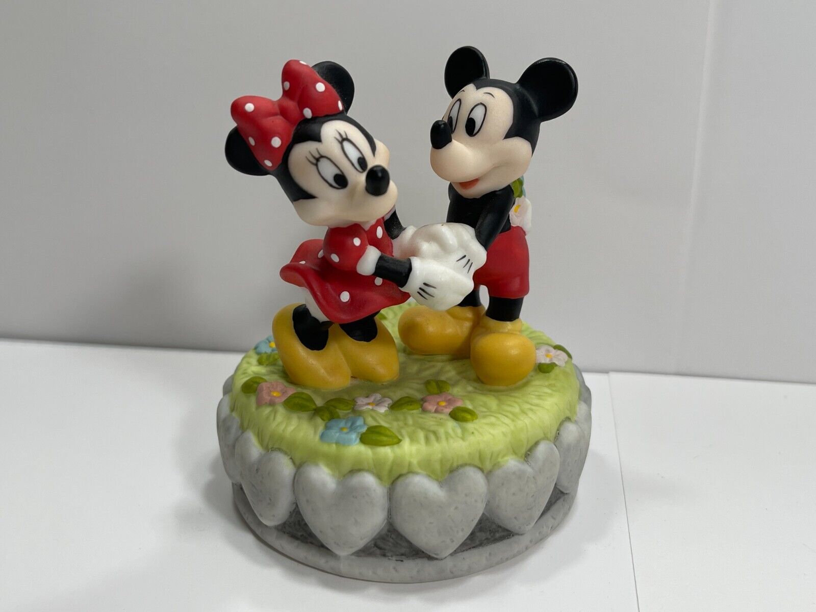 Vintage 1980s Walt Disney - Mickey Mouse & Minnie Mouse Music Box (Works)