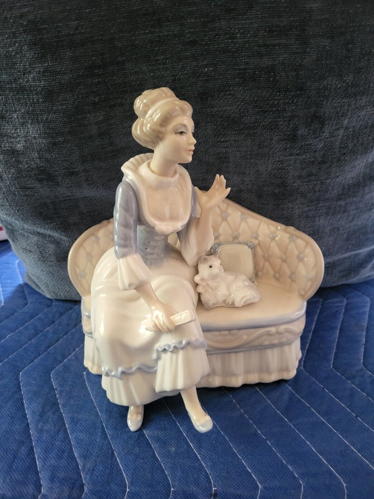Tengra Figurine PORCELAIN Woman With Cat On Couch Made In Spain Valencia 