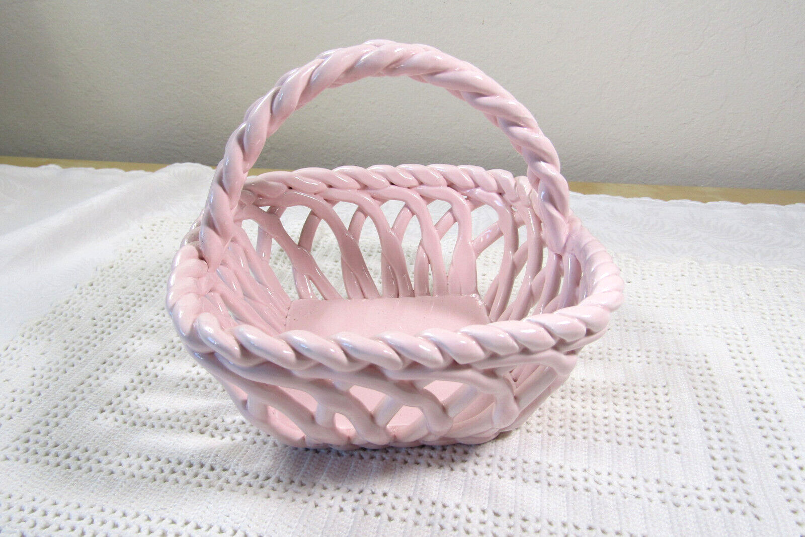 GRACE’S PANTRY PINK HAND WOVEN CERAMIC BASKET 6”