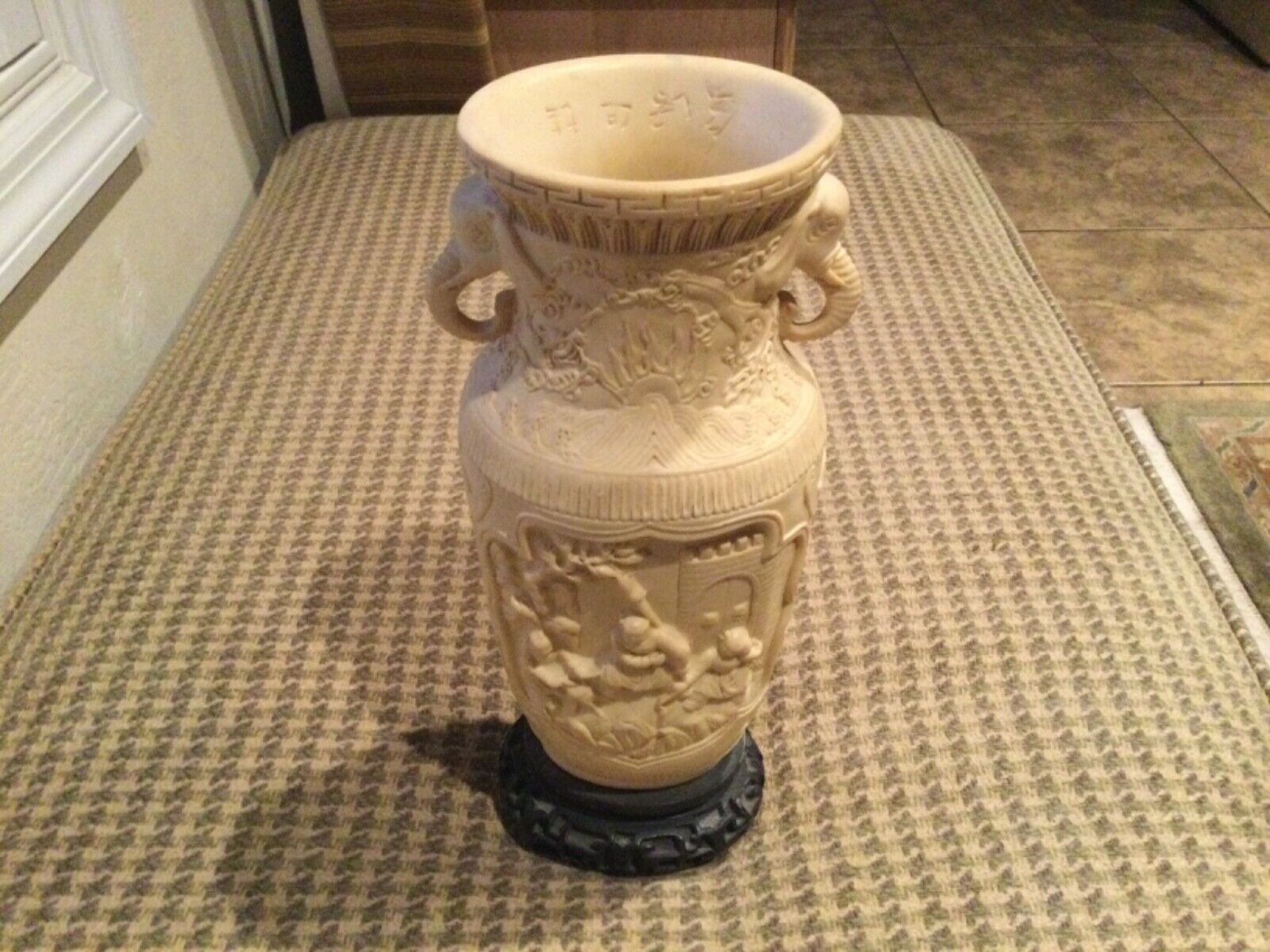 VINTAGE IVORY-COLORED RESIN CHINESE VASE 12”